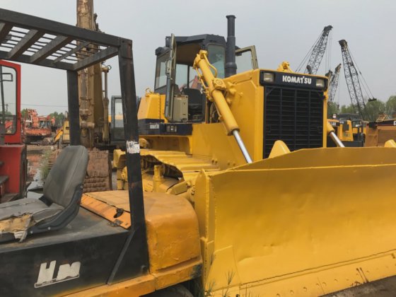 Komatsu D85 Bulldozer