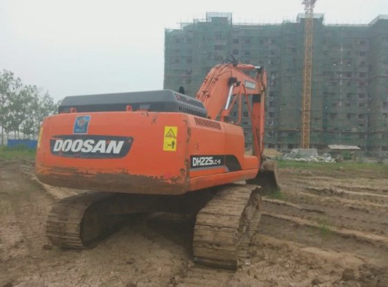 斗山 225lc-9 crawler excavator