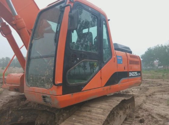 斗山 225lc-9 crawler excavator