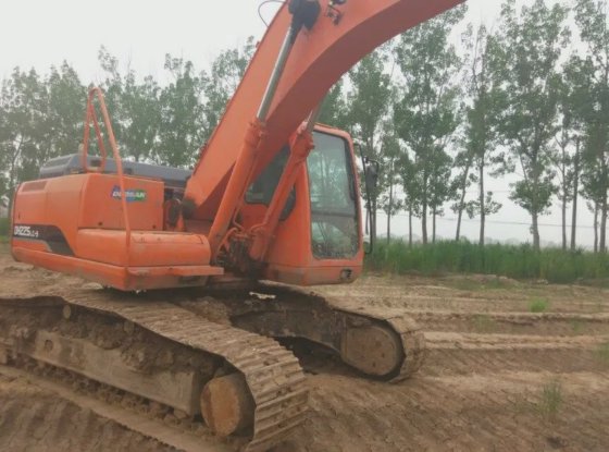 斗山 225lc-9 crawler excavator
