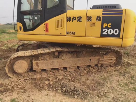 Komatsu PC200-7