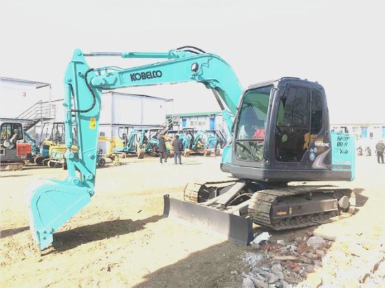Kobelco SK75