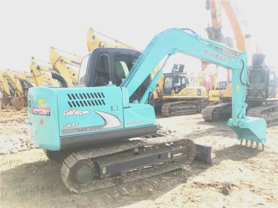 Kobelco SK75
