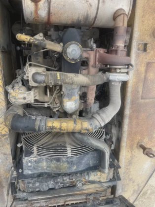 Caterpillar クローラ・ショベル E120b