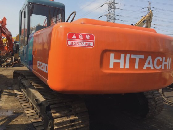 日本土方机械日立挖掘机 Ex200 型在中国销售