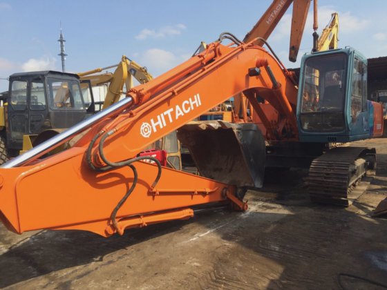 日本土方机械日立挖掘机 Ex200 型在中国销售