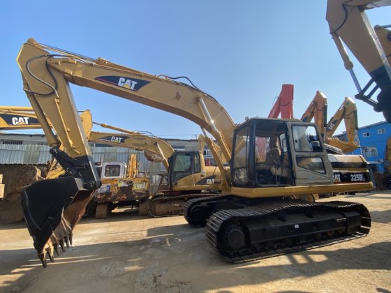 Caterpillar 社 Cat 325bl