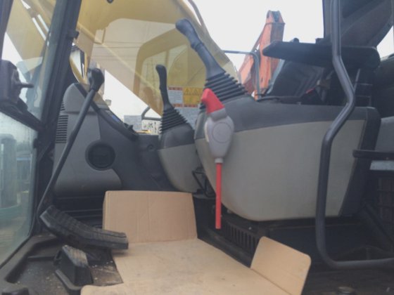 2014 komatsu PC200-8