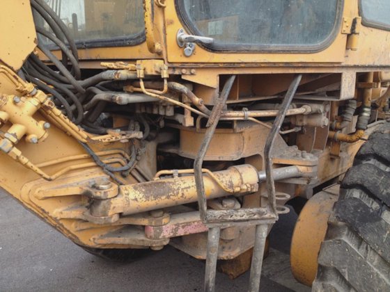 Komatsu GD505