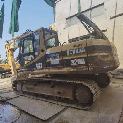 Caterpillar 社 Cat320bl