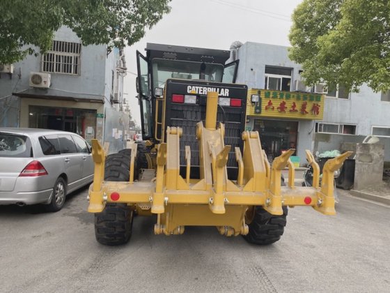 全新 Cat 140K 电动平地机，带证书和售后服务，最优惠价格