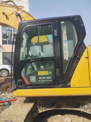 Caterpillar 社 320GC