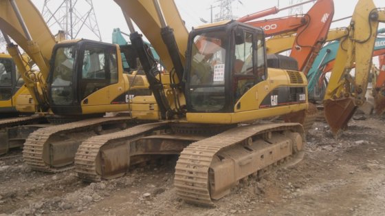 Caterpillar 社 CAT330D