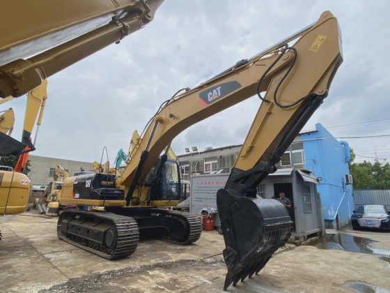 Caterpillar CAT 330D2L
