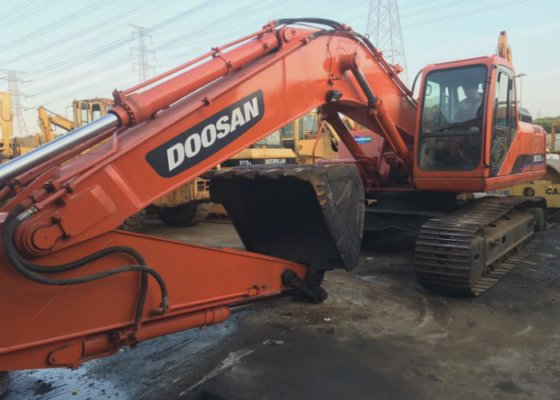 Escavadeira Doosan 300