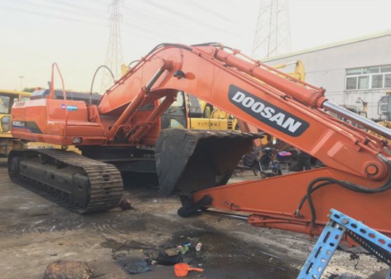 Escavadeira Doosan 300