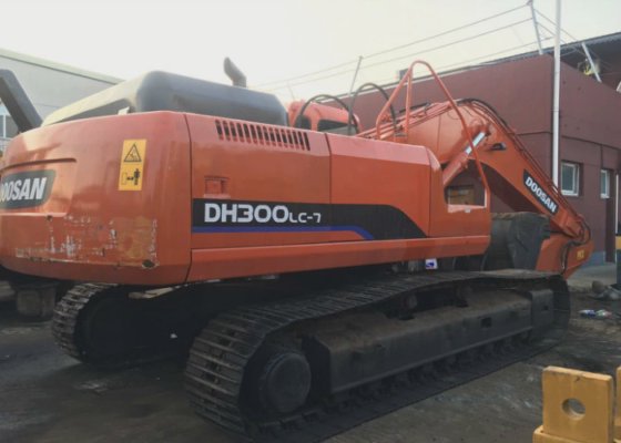 Escavadeira Doosan 300
