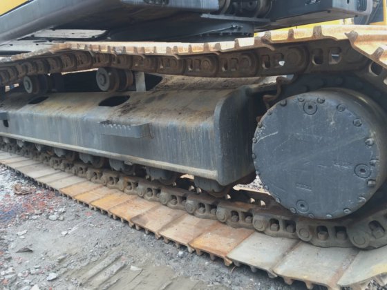 韩国制造沃尔沃二手履带式挖掘机，吨位 21 吨，状况良好