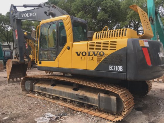 韩国制造沃尔沃二手履带式挖掘机，吨位 21 吨，状况良好