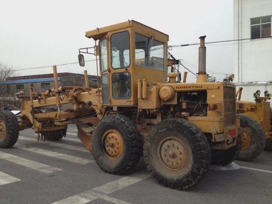 Komatsu GD505