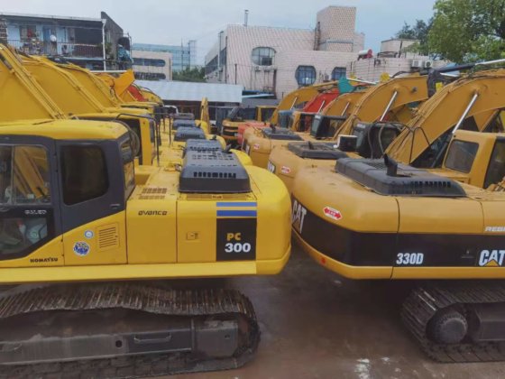 日本制造 30t 二手挖掘机 PC300-7 工作时间短，价格优惠