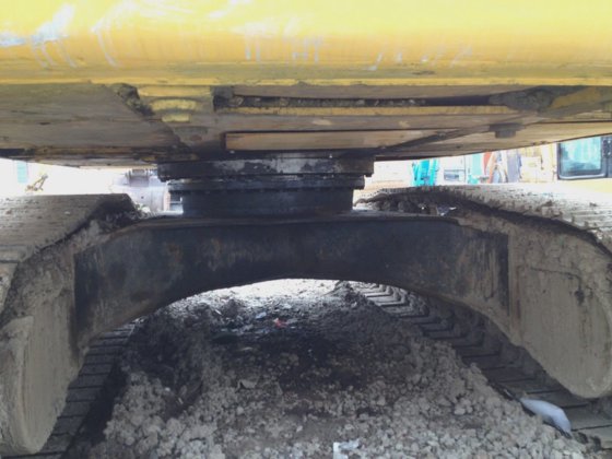 2016 Komatsu PC240-8