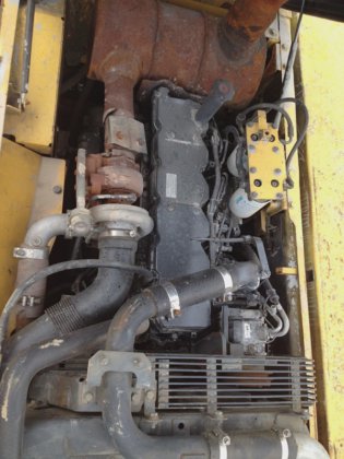 2016 Komatsu PC240-8