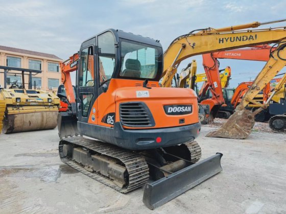 Doosan DX60