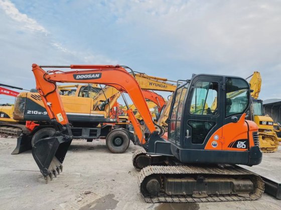 Doosan DX60