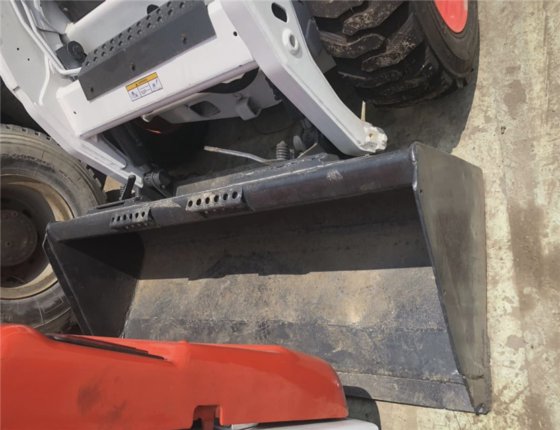 山猫滑移装载机 S160，工作状态良好，价格合理。二手 S18