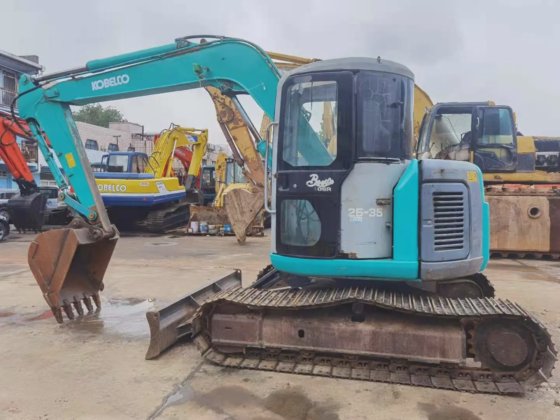 Kobelco SK75