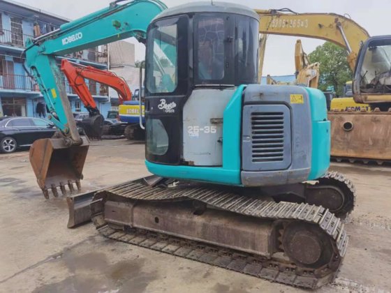 Kobelco SK75