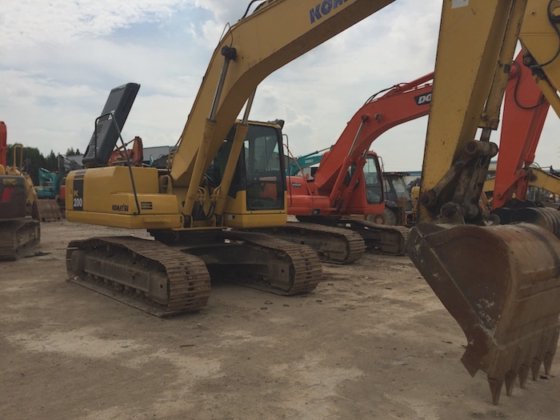 Caterpillar Komatsu PC200-7