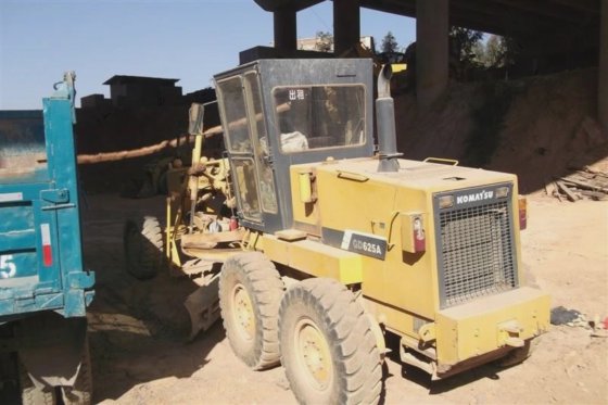 2006 Komatsu GD625A-1