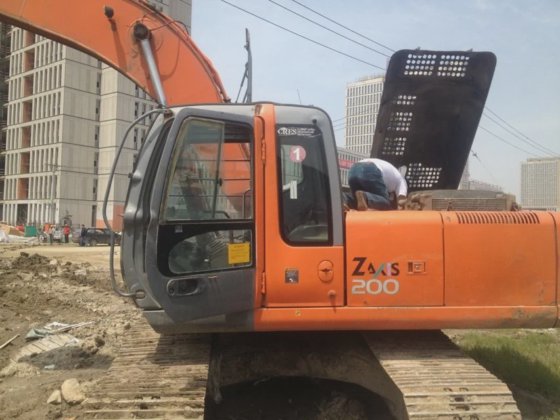 2015 Hitachi ZX200