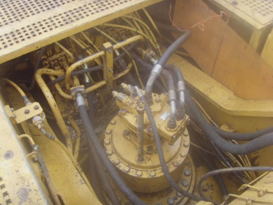 Cat 307b 重型设备挖掘机，操作重量 6500 千克，配备三菱发动机