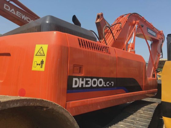 DOOSAN DH300LC-7