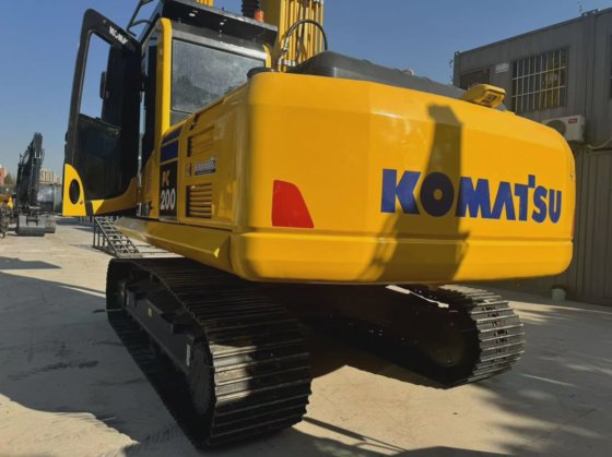 日本原装二手 PC200-8 挖掘机 20 吨挖掘履带式液压挖掘机