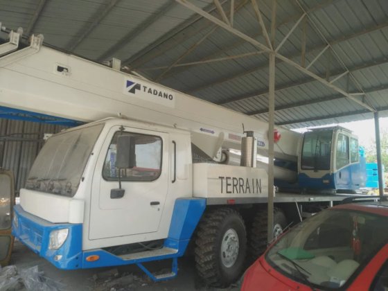 TADANO TG1200E