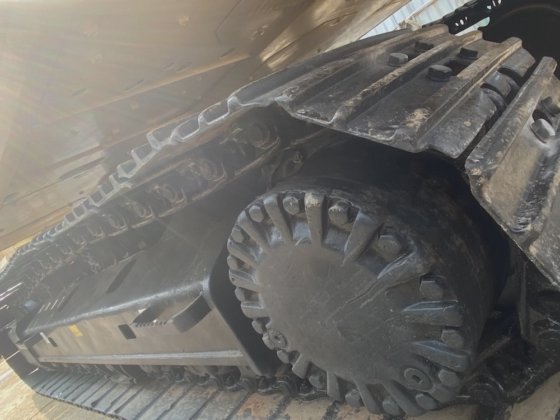 供应价格便宜质量上乘的 20 吨重型 320d 挖掘机混凝土搅拌机工程挖掘机二手