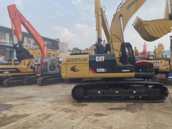 供应价格便宜质量上乘的 20 吨重型 320d 挖掘机混凝土搅拌机工程挖掘机二手