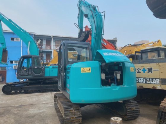 Kobelco SK75-8