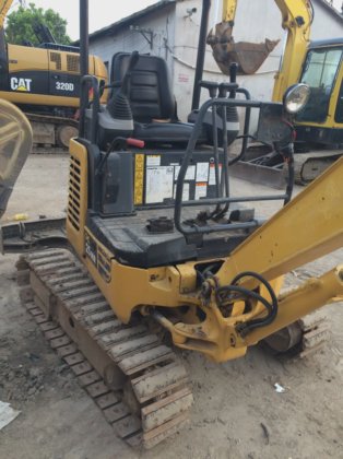 Komatsu PC25MR