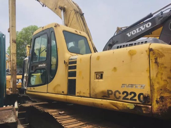 Komatsu PC220-6