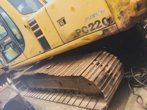 Komatsu PC220-6