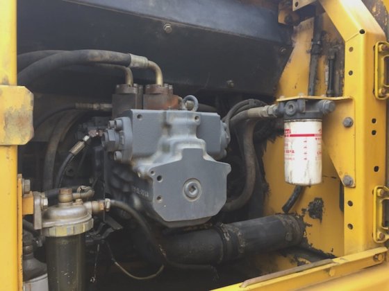 Caterpillar Komatsu PC200-7