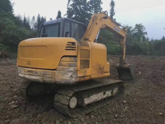 性能好、价格低的小型 Ex80 履带式挖掘机