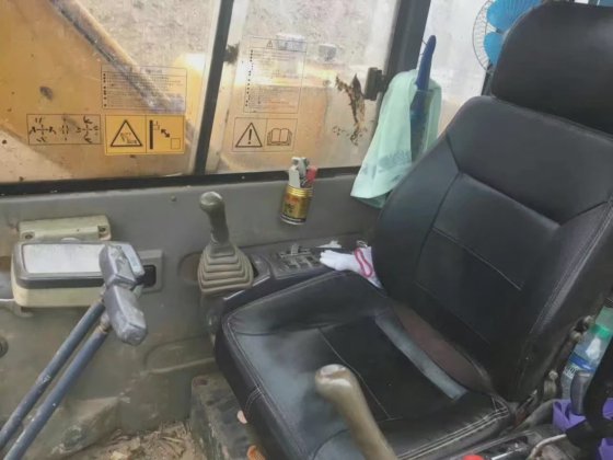 性能好、价格低的小型 Ex80 履带式挖掘机