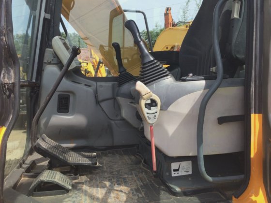 Kobelco SANY SY135C-8