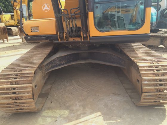 Kobelco SANY SY135C-8